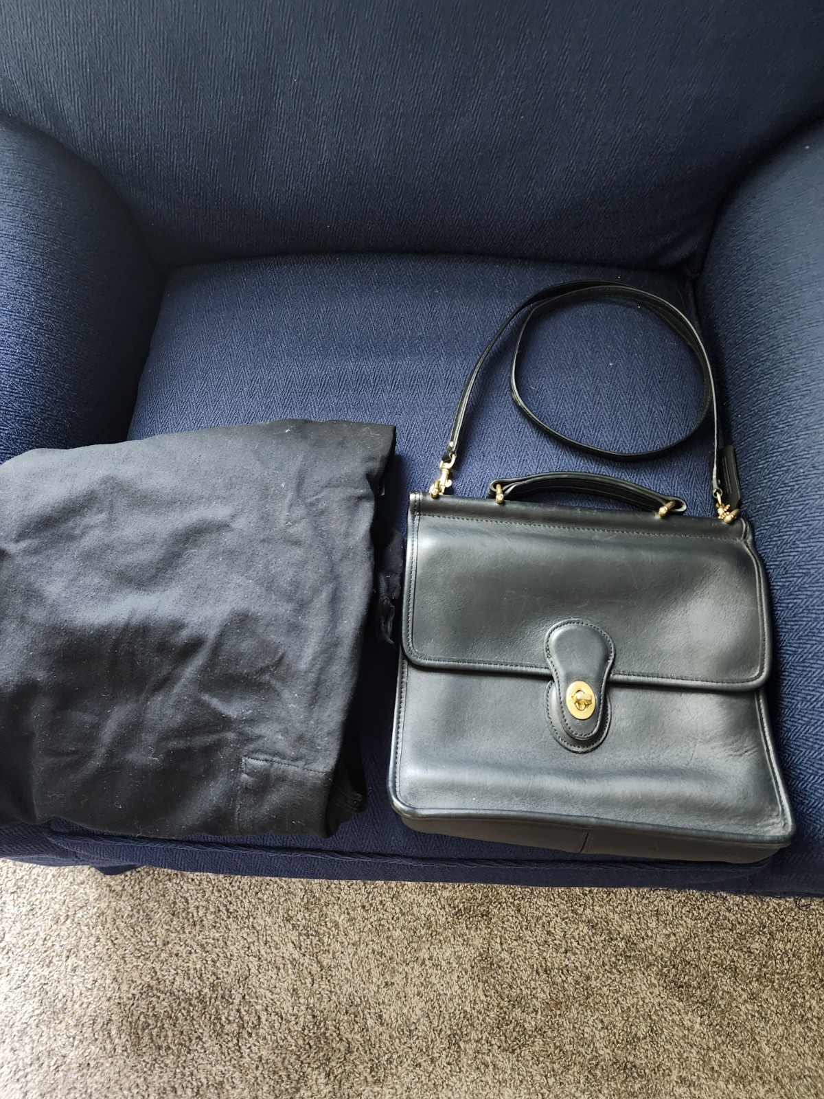 Vtg Coach Black Willis 9927 Leather Crossbody Shoulder Turn lock Bag Made in USA