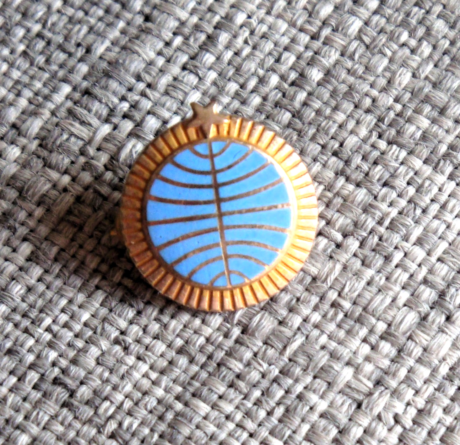 PAN AM WORLD AIRWAYS SERVICE PIN WITH ONE STAR 10K LGB GOLD RARE 1960-70’s ORIG