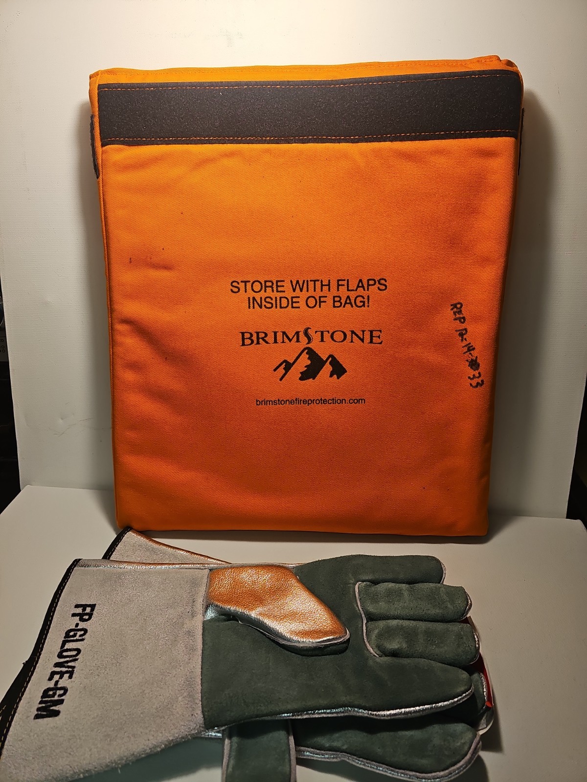 Brimstone Laptop Bag Fire Containment Bag WITH FP GLOVES pre owned SN34275