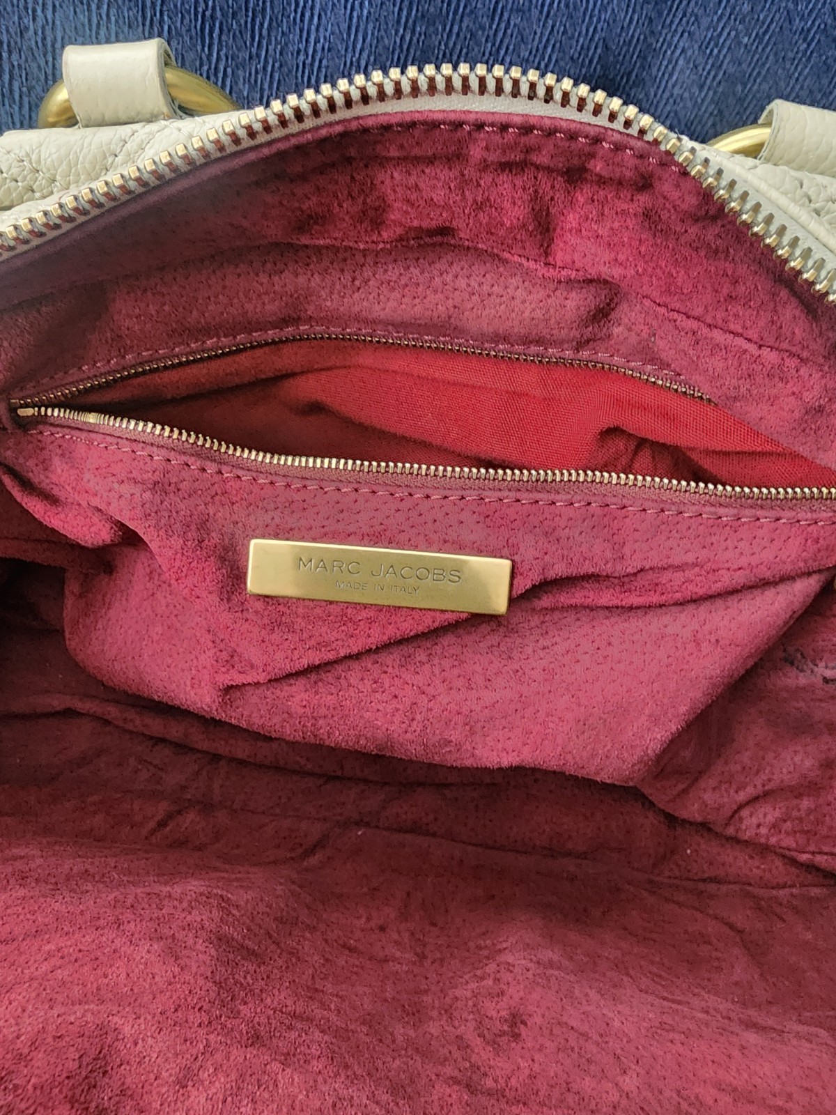 MARC JACOBS Quilted Pebbled Leather Suede Lining HANDBAG-PURSE- Free wallet