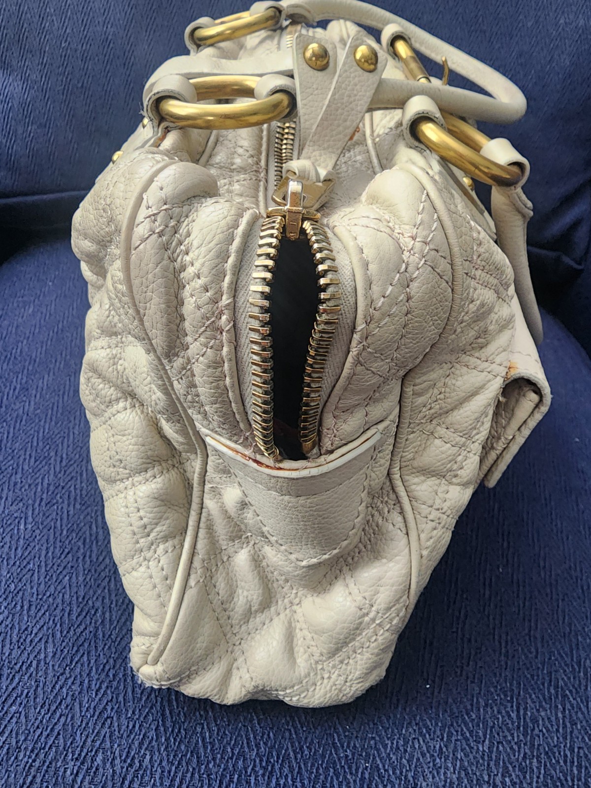 MARC JACOBS Quilted Pebbled Leather Suede Lining HANDBAG-PURSE- Free wallet