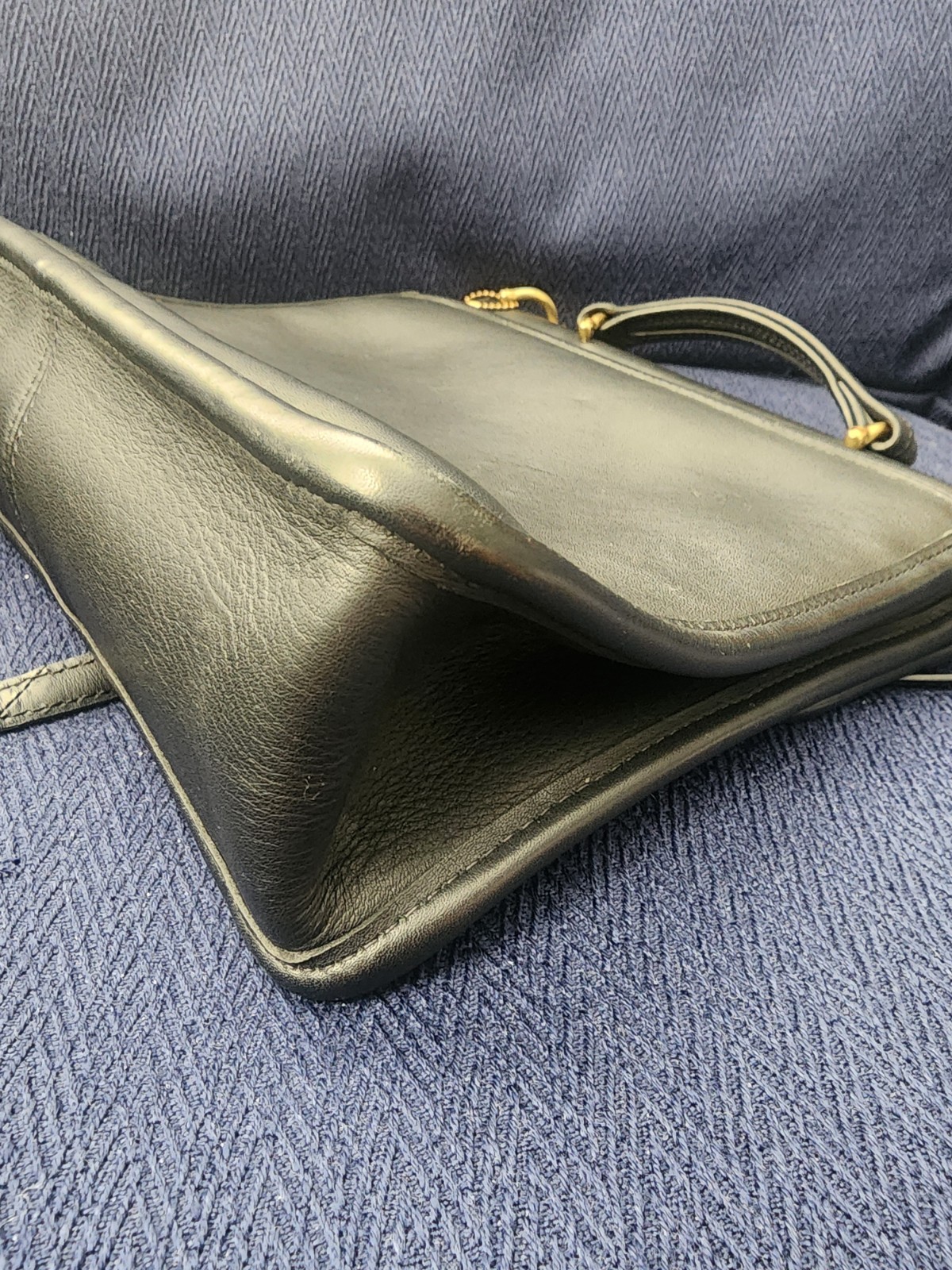 Vtg Coach Black Willis 9927 Leather Crossbody Shoulder Turn lock Bag Made in USA