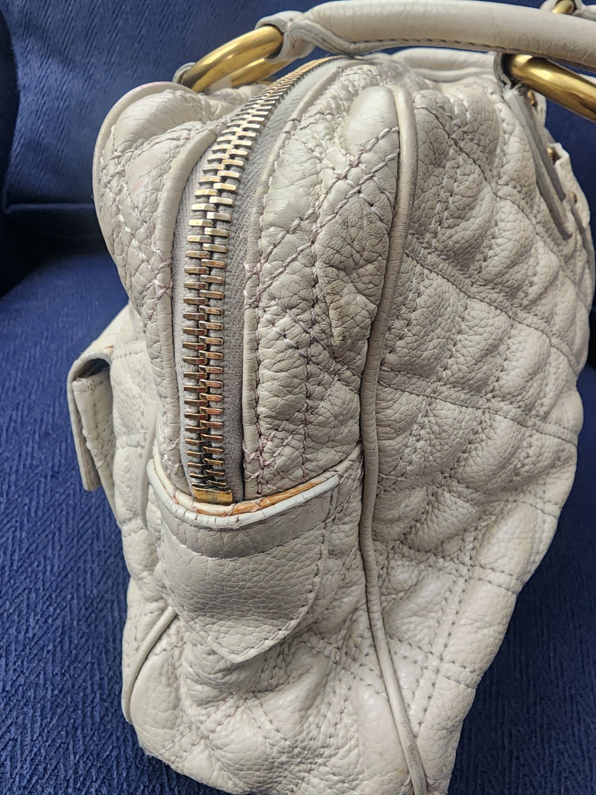 MARC JACOBS Quilted Pebbled Leather Suede Lining HANDBAG-PURSE- Free wallet
