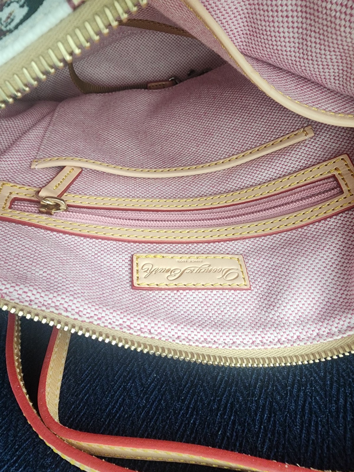 Authentic Dooney and Bourke, Crossbody Bag