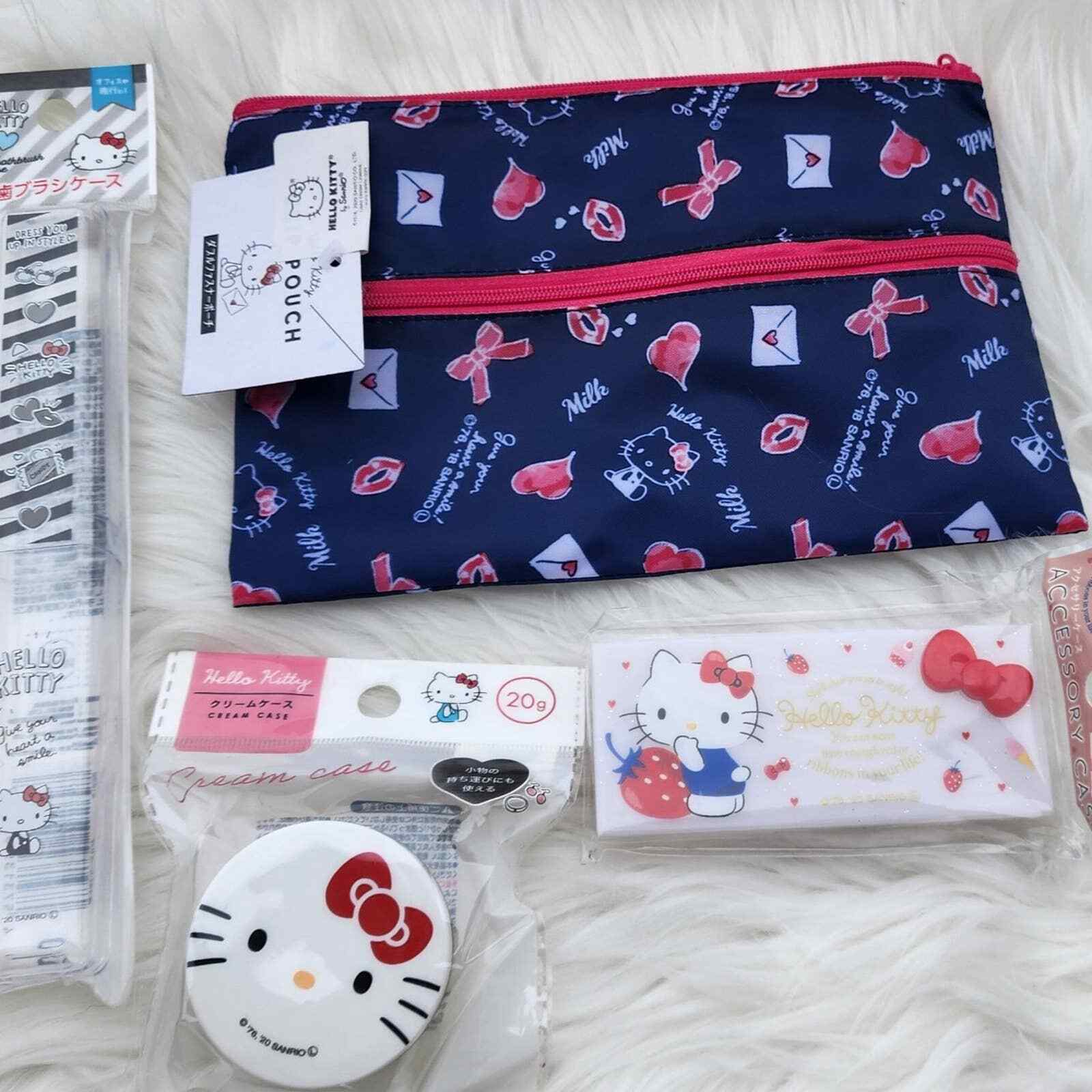 Sanrio Hello kitty mini travel kit