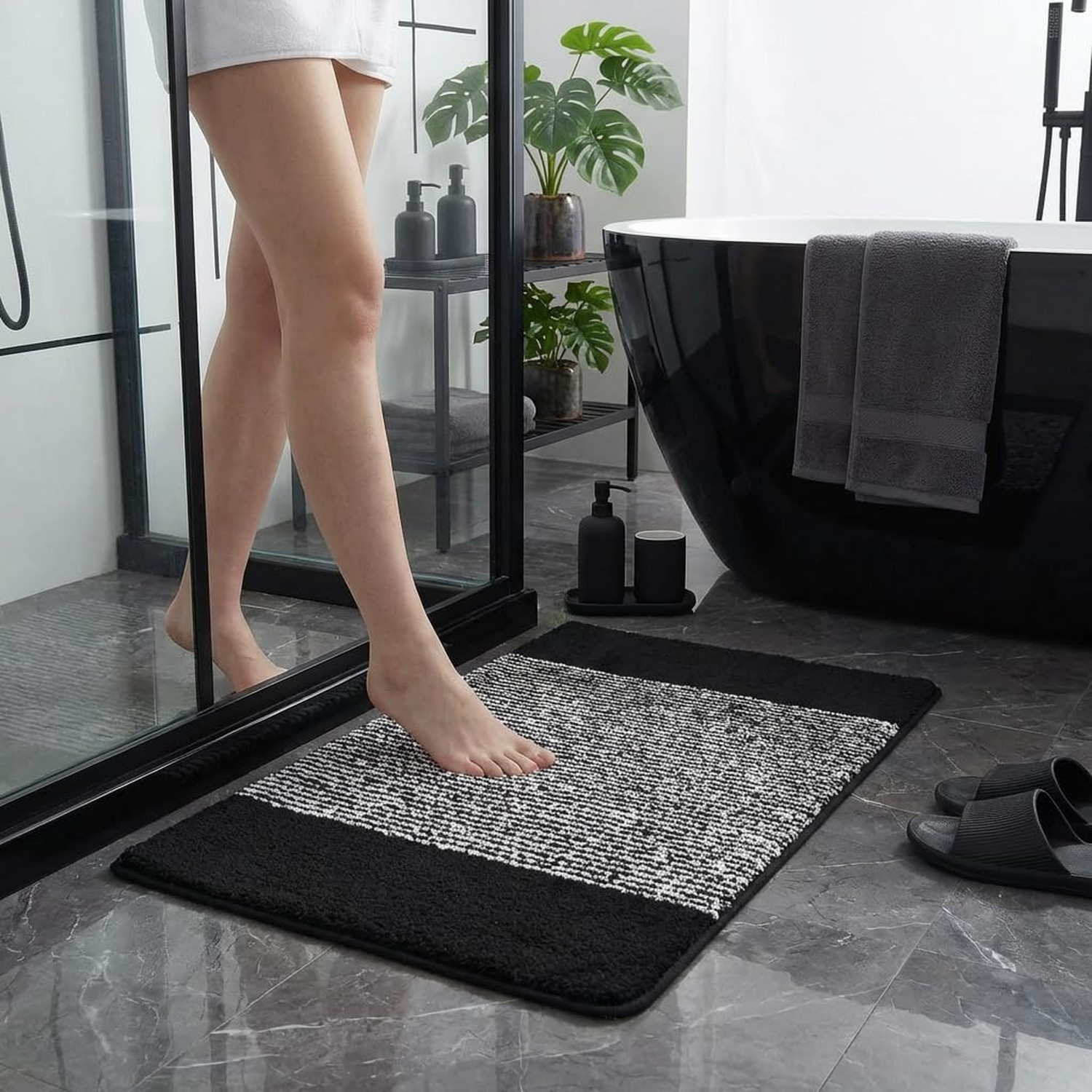 Bathroom Mat 32×20, Soft Absorbent Striped Bath Mats, Machine Washable Microf…