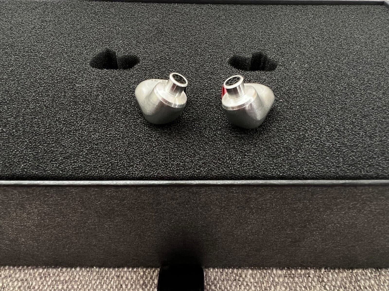Sennheiser IE 900 Audiophile in-Ear Monitors – TrueResponse Transducers with X3R