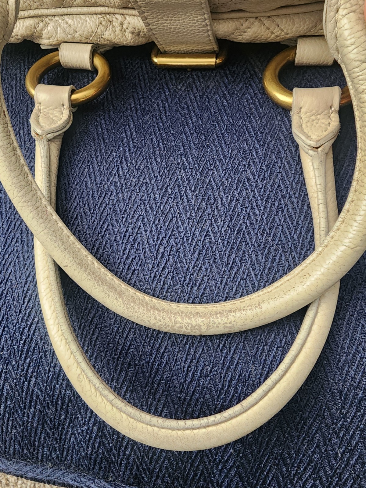 MARC JACOBS Quilted Pebbled Leather Suede Lining HANDBAG-PURSE- Free wallet
