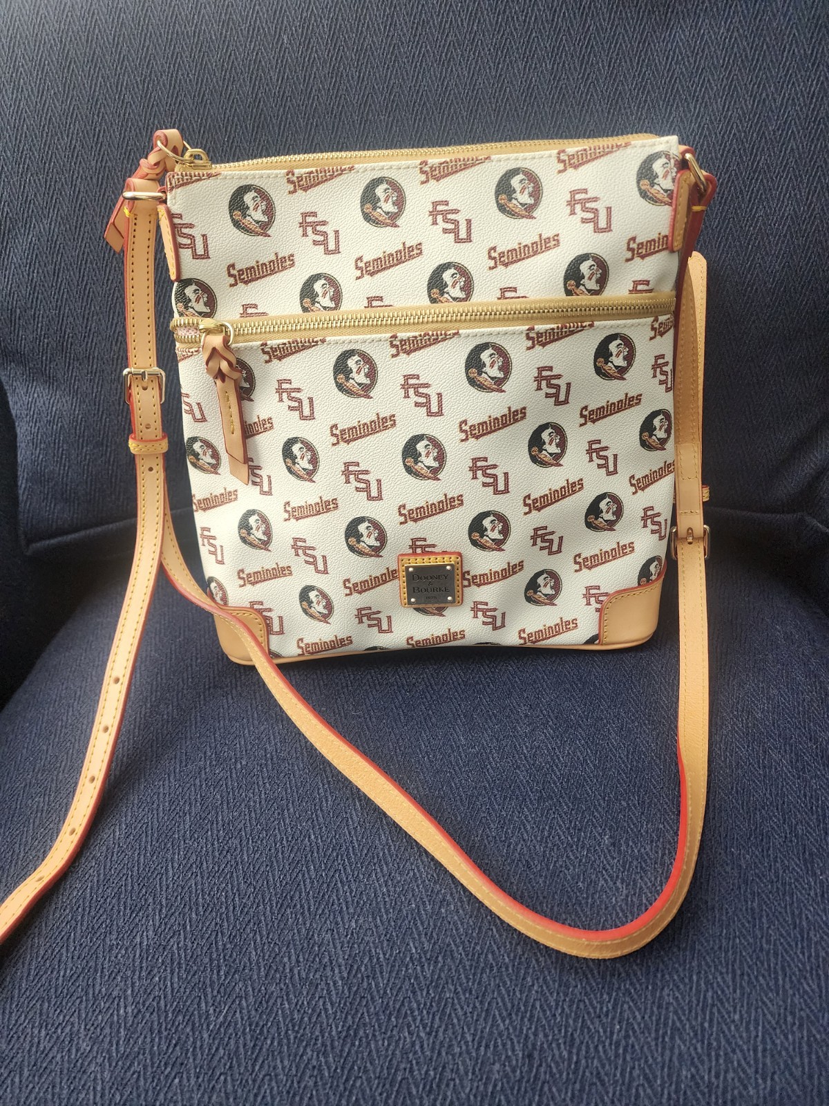 Authentic Dooney and Bourke, Crossbody Bag