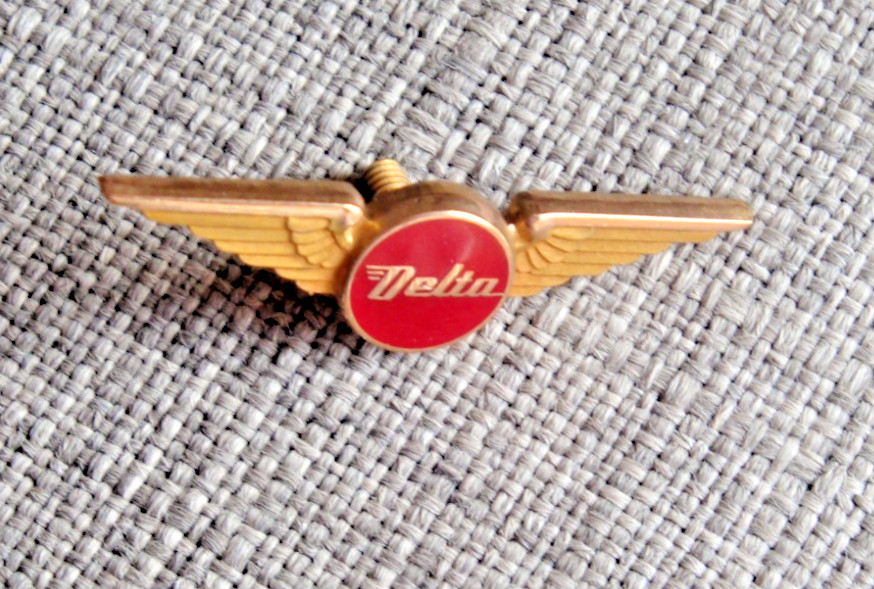 DELTA AIRLINES WING SERVICE PIN 10K GOLD RARE ORIGINAL BALFOUR