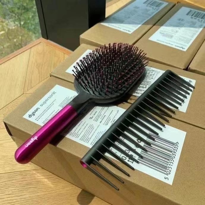 New Supersonic Styling Set; Detangling Comb and Paddle Brush 969747-01