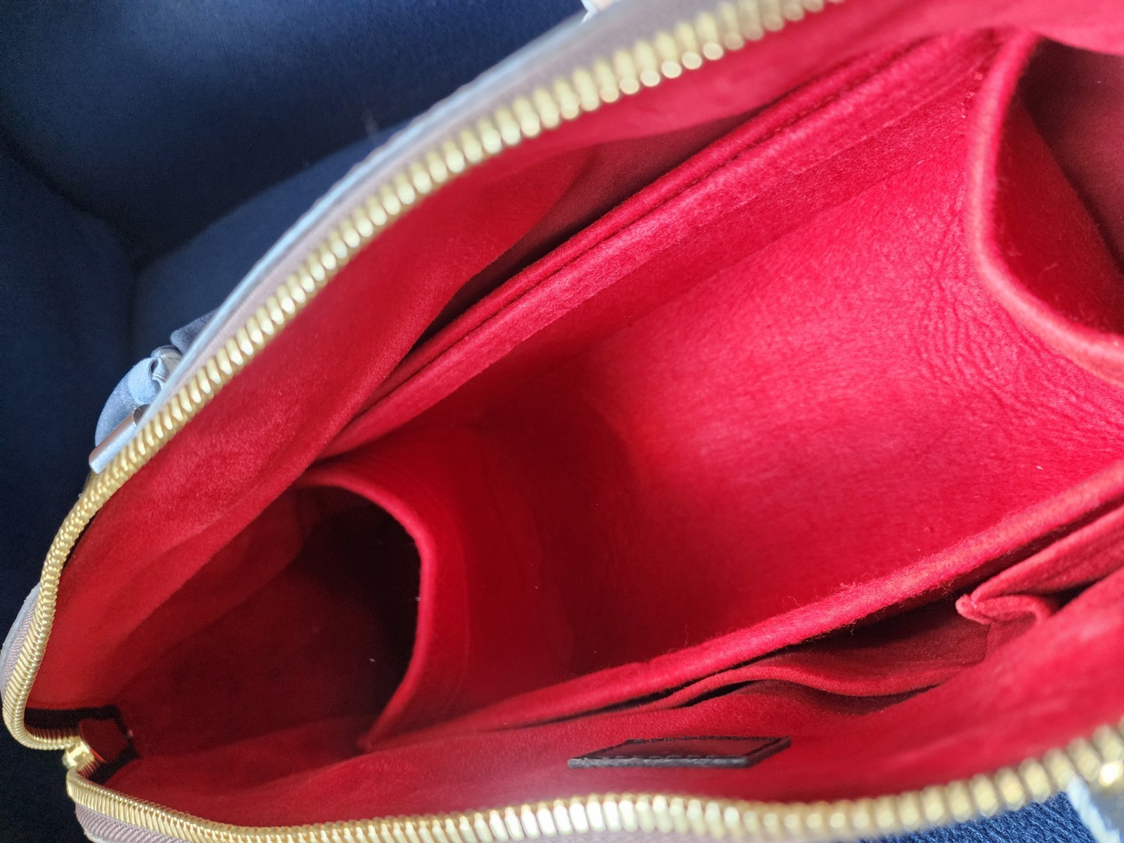 Louis Vuitton Trevi GM Damier Ebene Satche/Top Handle Red Interior Beautiful