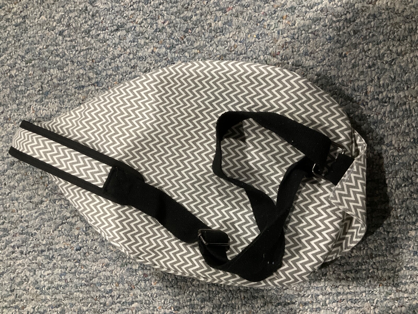 Satchel White/DARK GRAY New