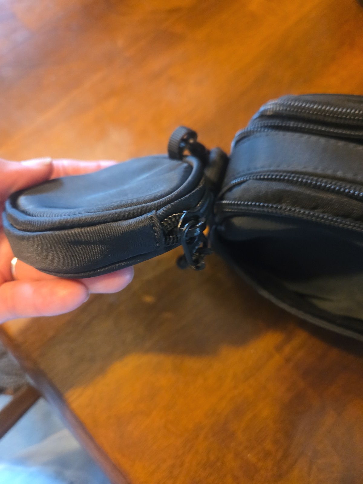 Hello Clio EReader Belt Bag Original Black Water Resistant Adjustable iPad mini