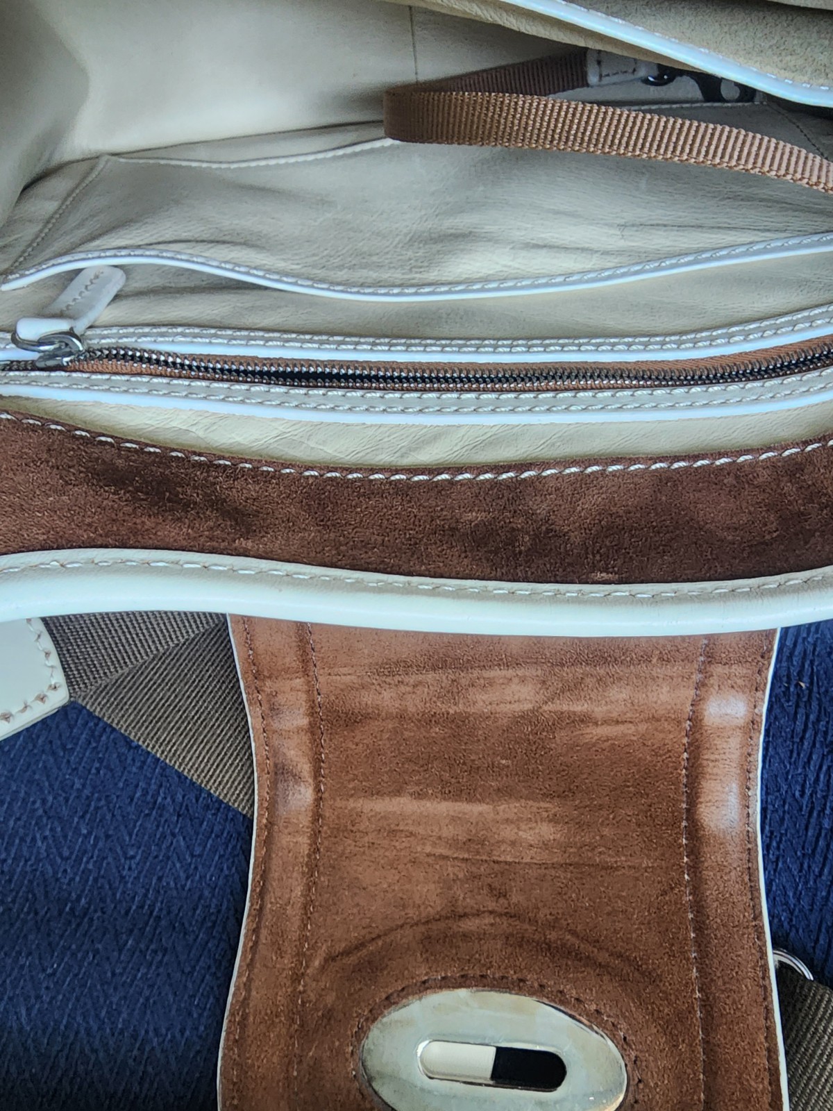 Dooney & Bourke Ivory Shoulder Bag Brown Adjustable Strap Pre-owned excellent