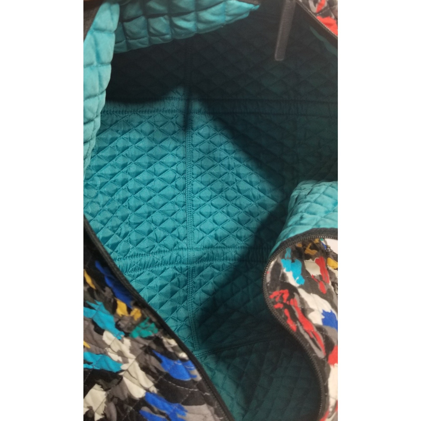 Vera Bradley large travel duffle bag 20x11x11