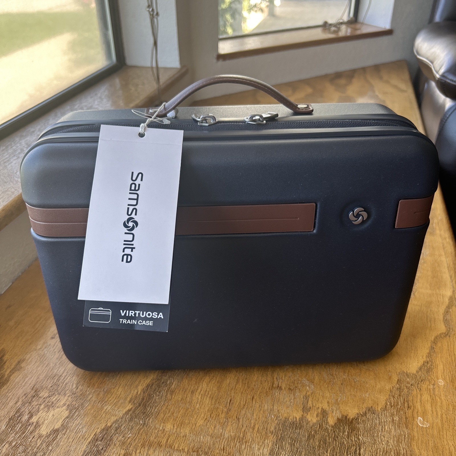 Samsonite Virtuosa Hardside Train Case Crossbody Travel Strap Makeup Sling Bag