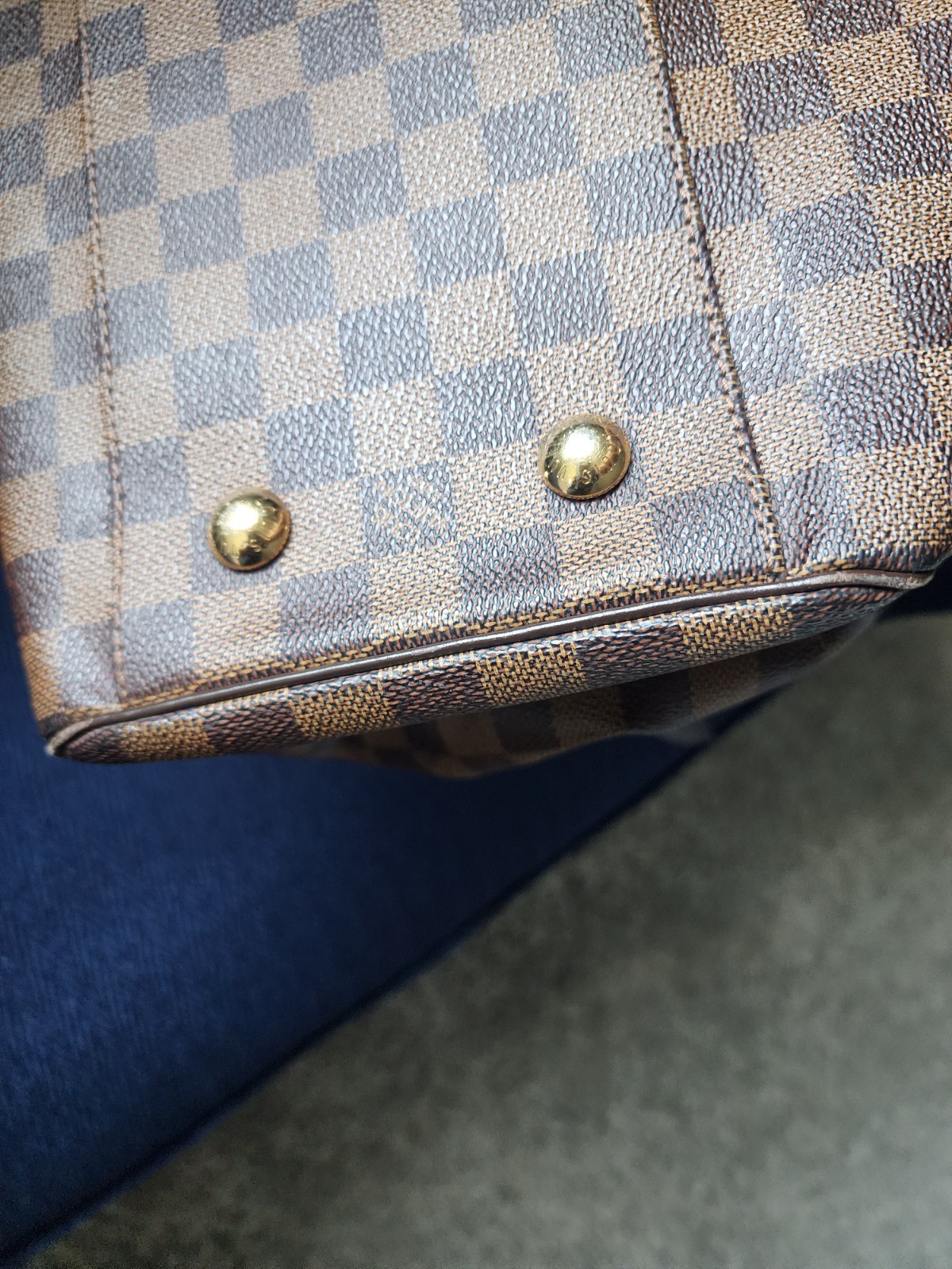 Louis Vuitton Trevi GM Damier Ebene Satche/Top Handle Red Interior Beautiful