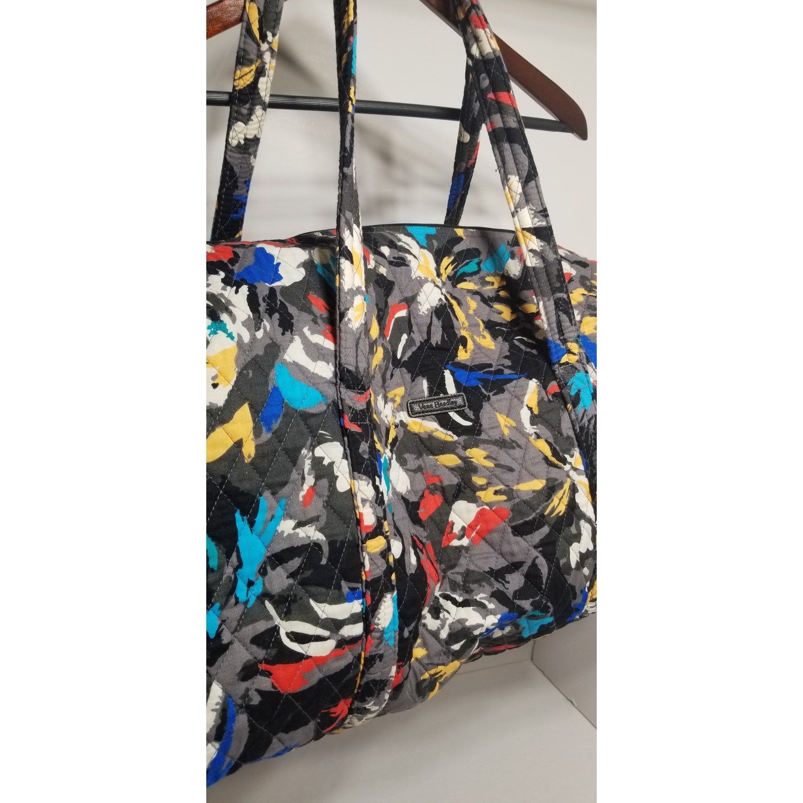 Vera Bradley large travel duffle bag 20x11x11