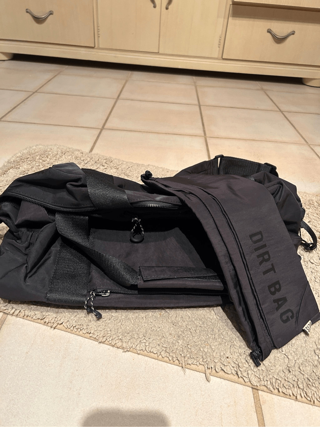 BEIS NWT Convertible Sport Duffle Backpack Bag in Black