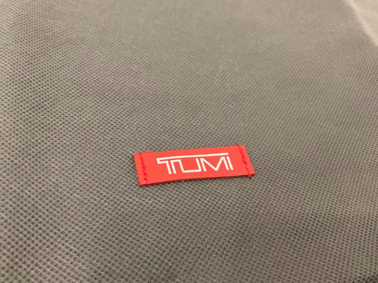 NEW Tumi 22.25” x 25.75” Dust Bag Cover with Drawstring Closure – GRAY Q65